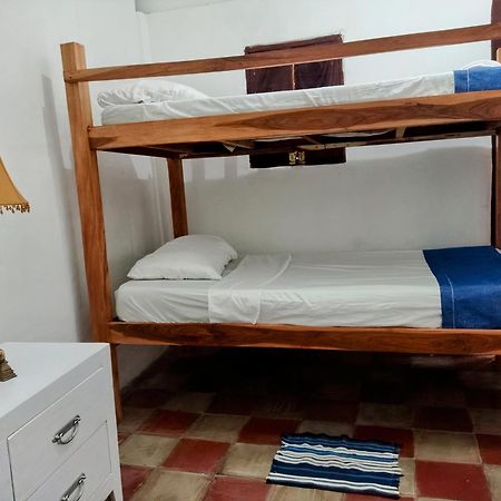 Casa Yoly Hostel غرناطة المظهر الخارجي الصورة