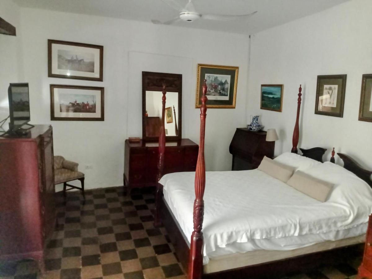Casa Yoly Hostel غرناطة المظهر الخارجي الصورة