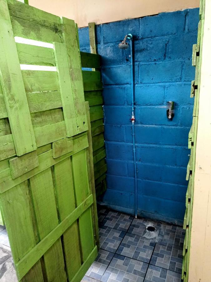 Casa Yoly Hostel غرناطة المظهر الخارجي الصورة