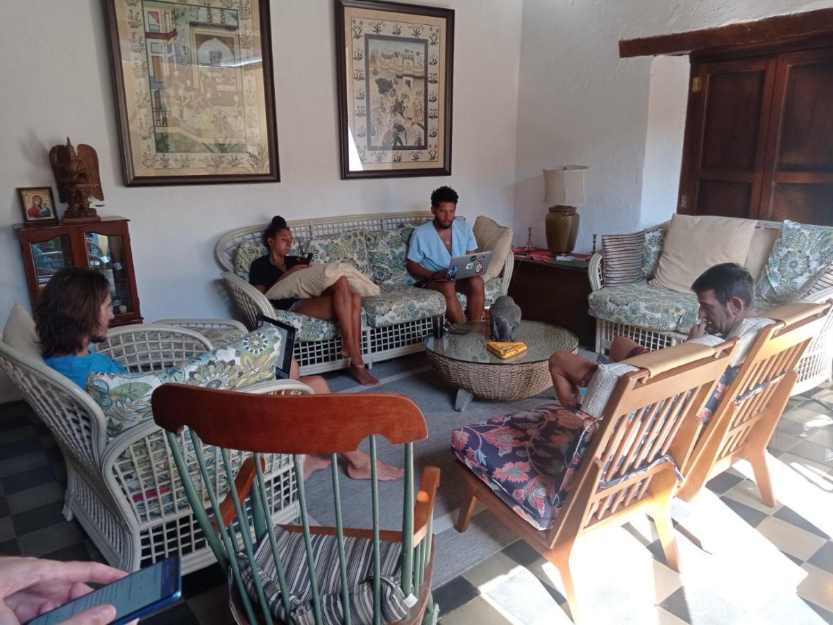 Casa Yoly Hostel غرناطة المظهر الخارجي الصورة