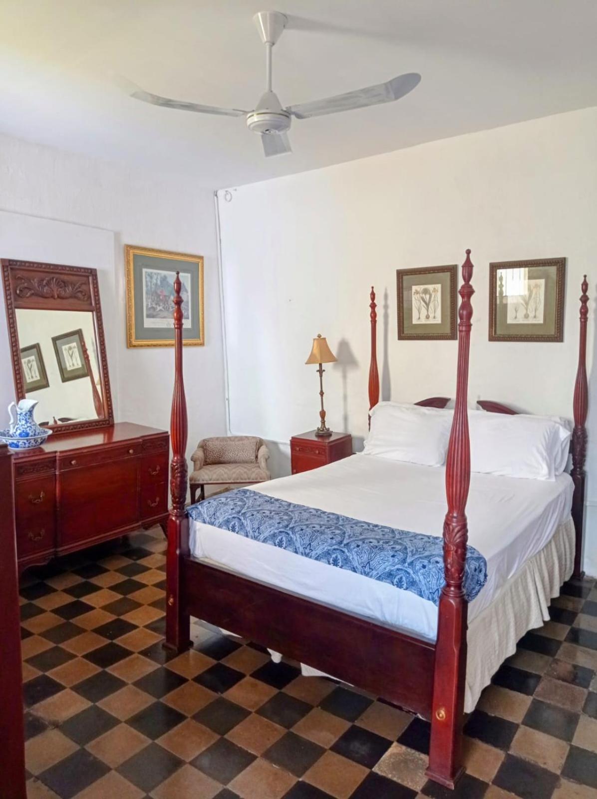 Casa Yoly Hostel غرناطة المظهر الخارجي الصورة
